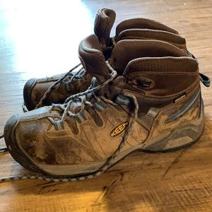 Keen ankle high hiking boots